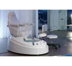 Педикюрное кресло с гидромассажной ванной "PEDI SPA"